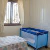Slaapkamer 2 met kinderbedje indien nodig